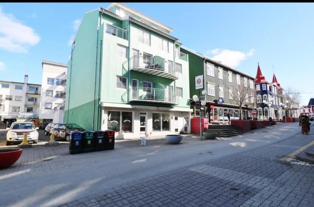 H3 Apartment - Cozy Downtown Apartment Akureyri Eksteriør billede